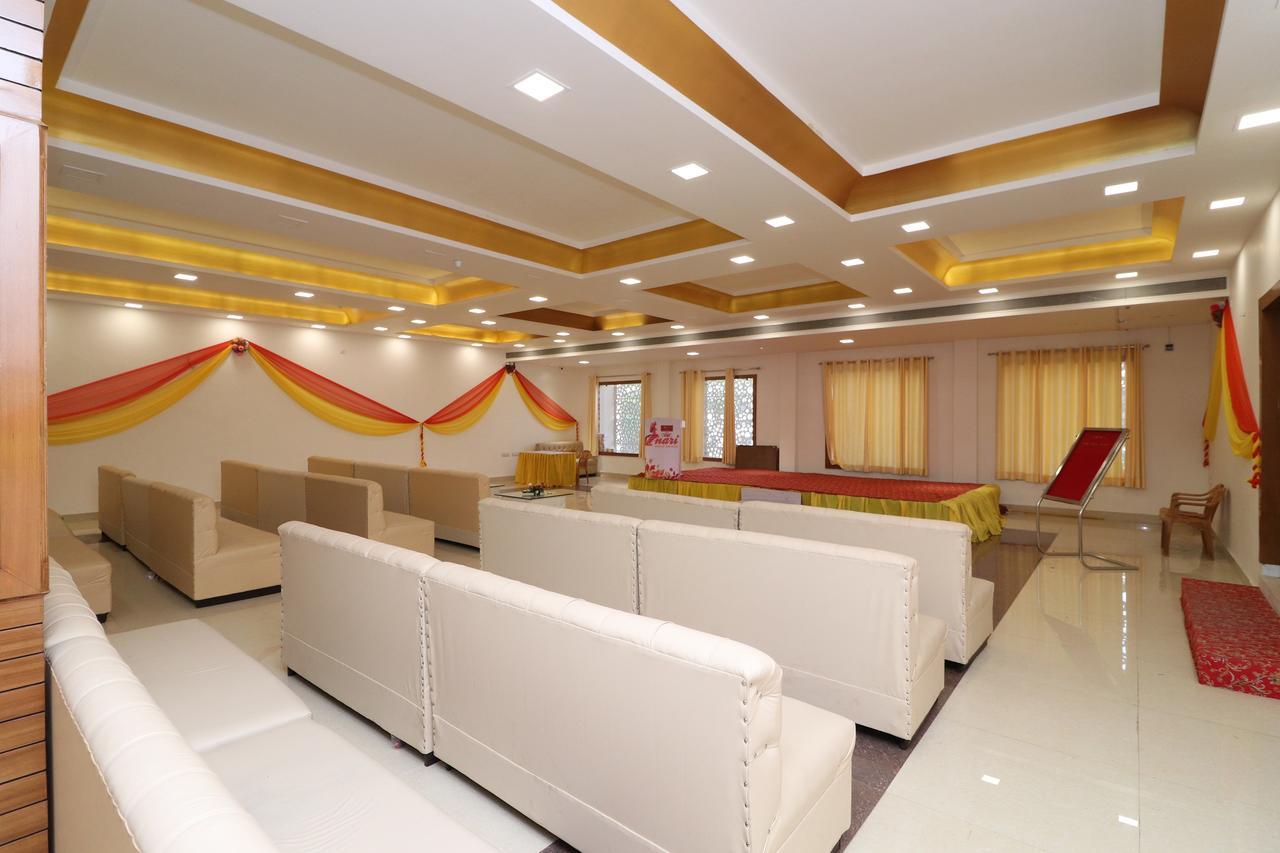 Oyo 13406 Hotel Golden Leaf Барели Экстерьер фото