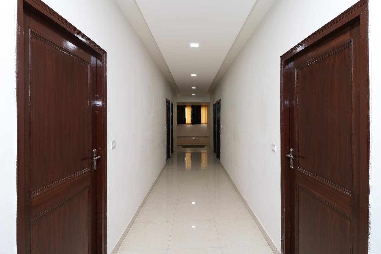 Oyo 13406 Hotel Golden Leaf Барели Экстерьер фото